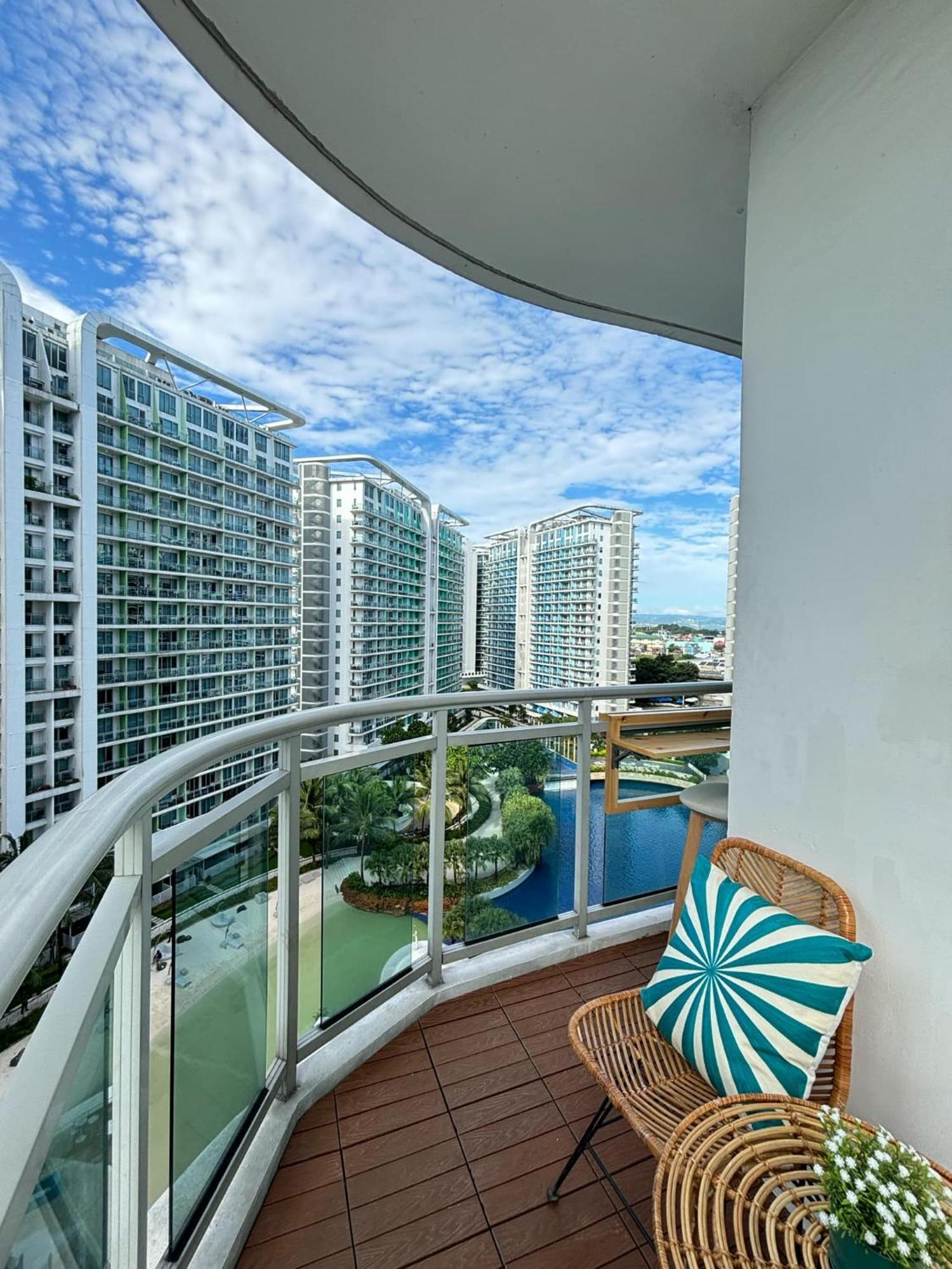 Manila Urban Resort At Azure Luaran gambar