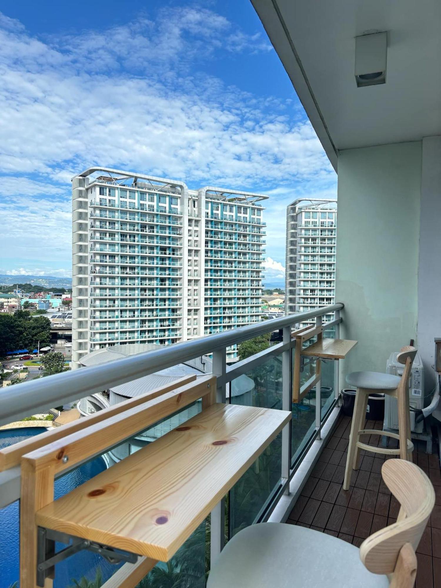 Manila Urban Resort At Azure Luaran gambar