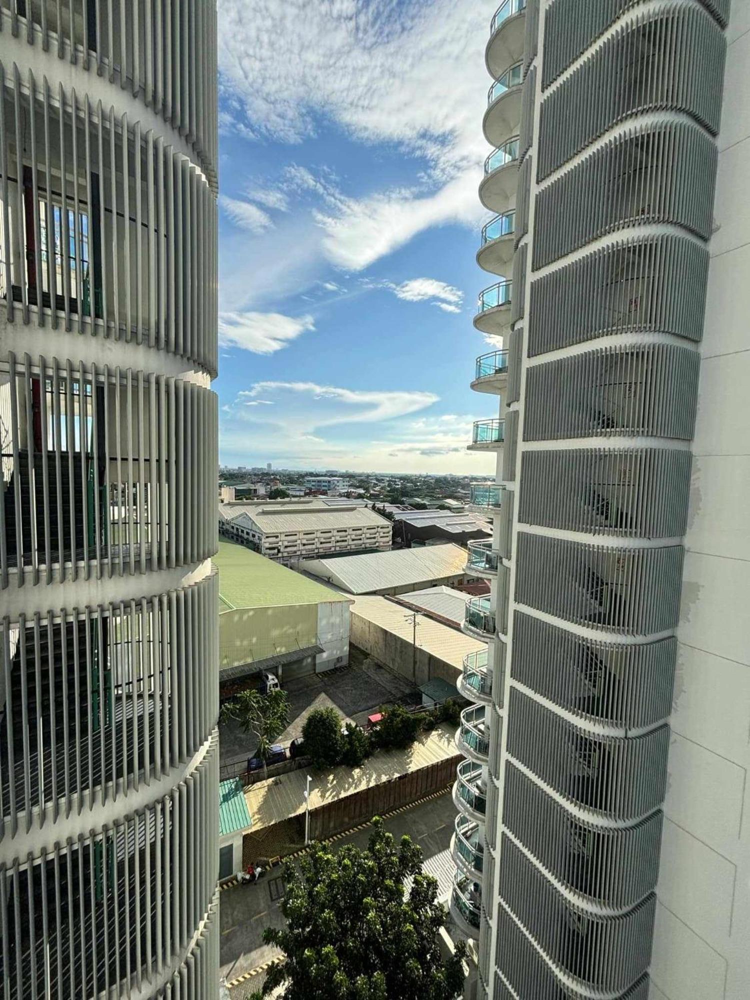 Manila Urban Resort At Azure Luaran gambar