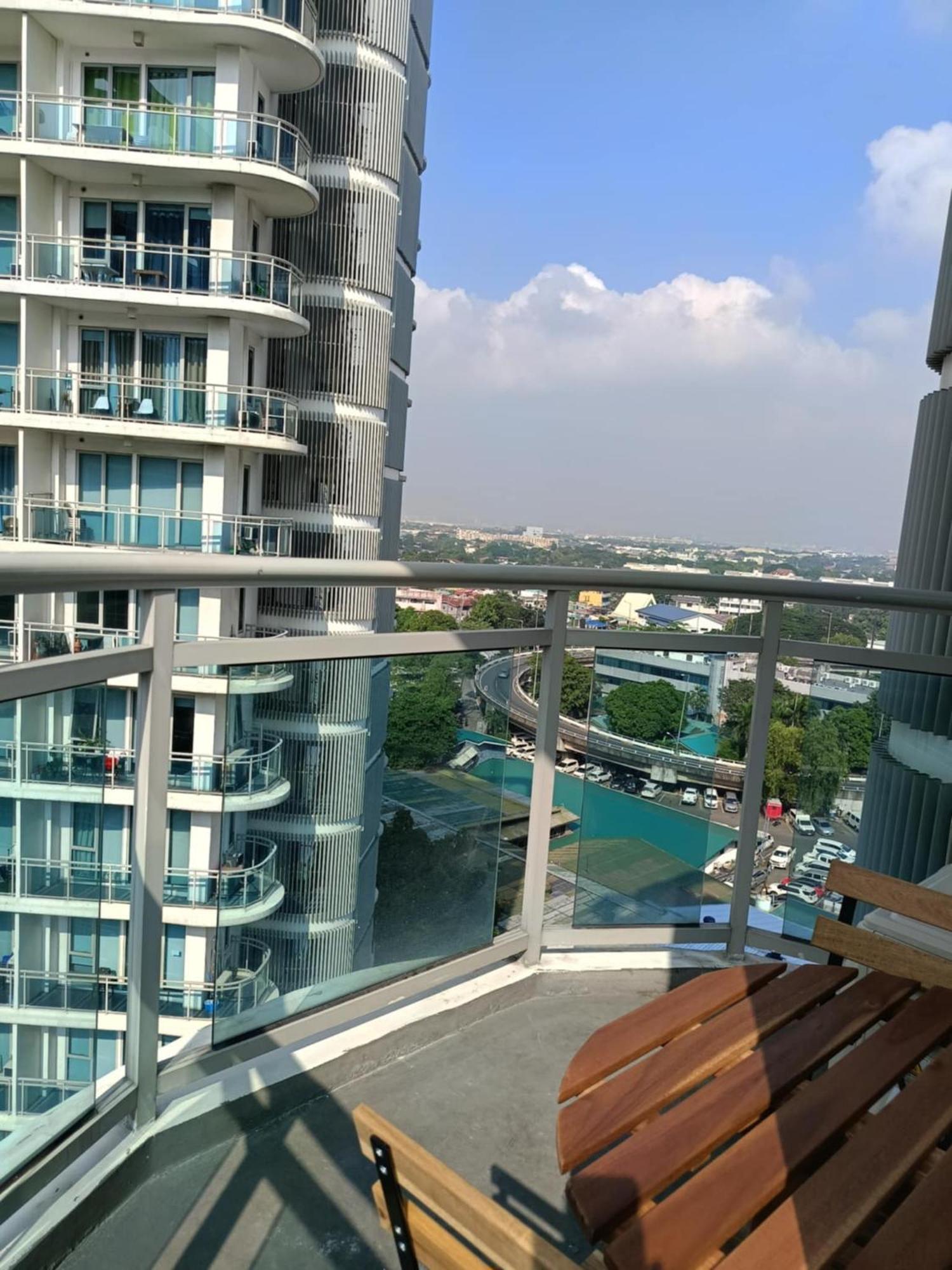 Manila Urban Resort At Azure Luaran gambar