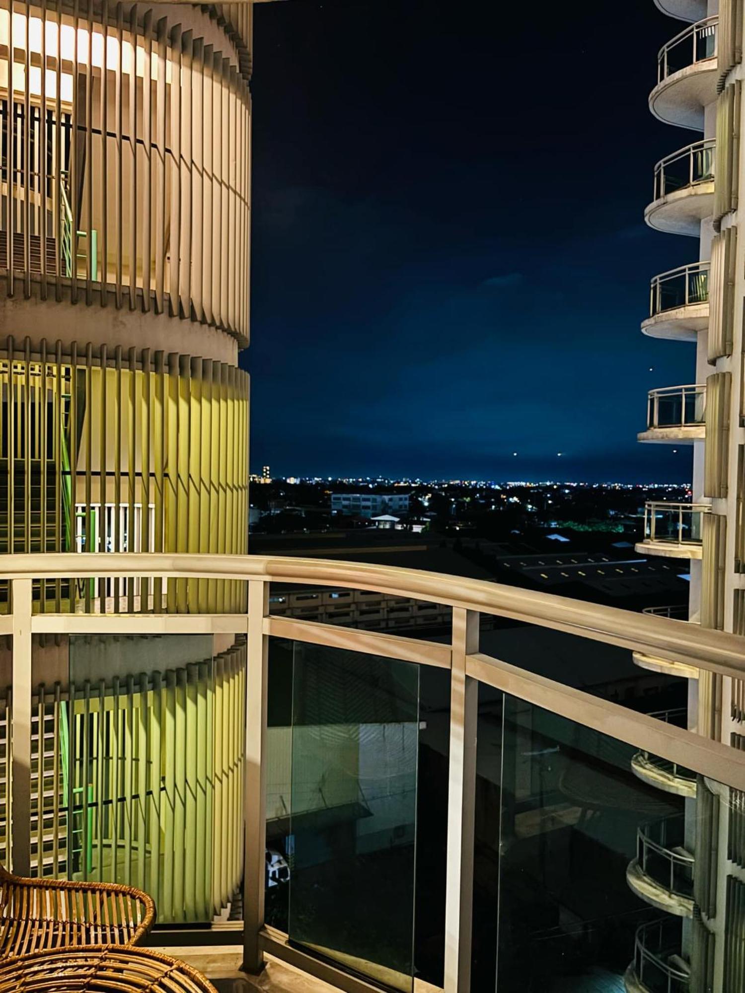Manila Urban Resort At Azure Luaran gambar